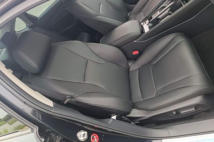 Used Honda Accord 2024 260TURBO Luxury Edition Right Front Seat