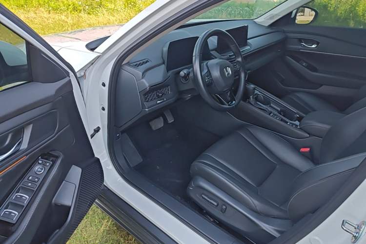 Used Honda Accord 2024 260TURBO Luxury Edition Driver Seat