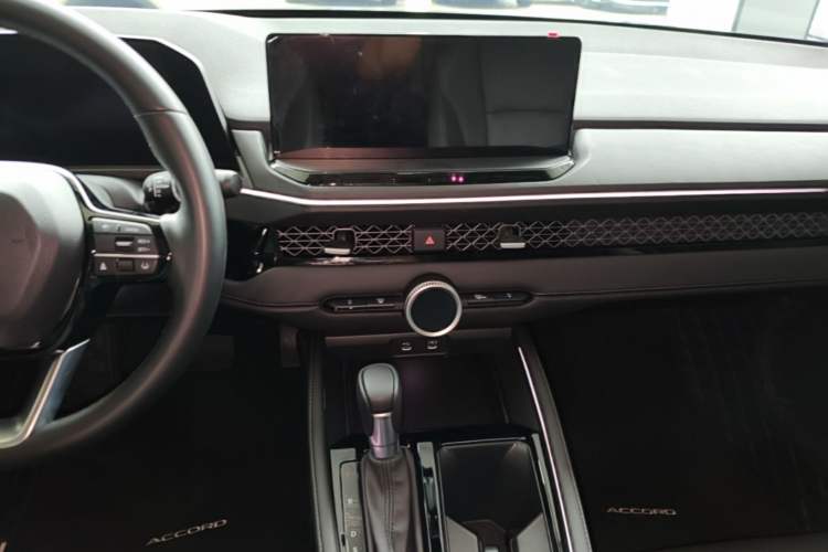 Used Honda Accord 2025 260TURBO Prestige Edition Audio And AC Panel
