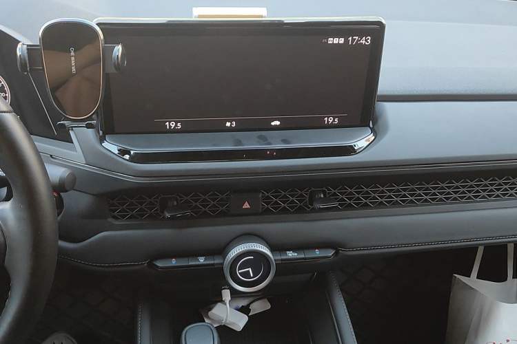 Used Honda Accord 2025 Sport Series 260TURBO Luxury Edition Audio And AC Panel