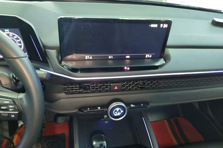 Used Honda Accord 2025 260TURBO Luxury Edition Audio And AC Panel