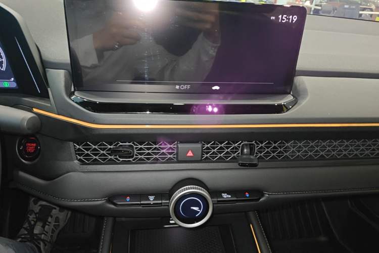 Used Honda Accord 2025 Sport Series 260TURBO Luxury Edition Audio And AC Panel