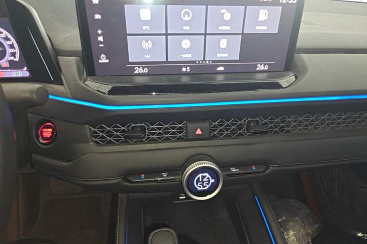 Used Honda Accord 2025 260TURBO Luxury Edition Audio And AC Panel