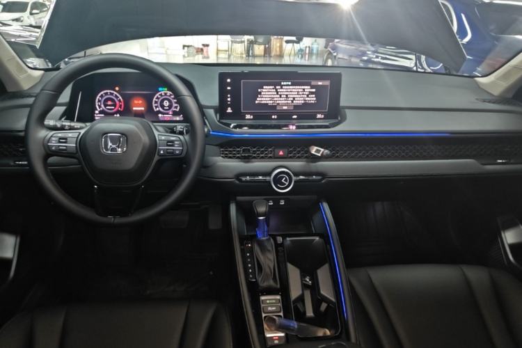 Used Honda Accord 2025 Sport Series 260TURBO Luxury Edition Center Console