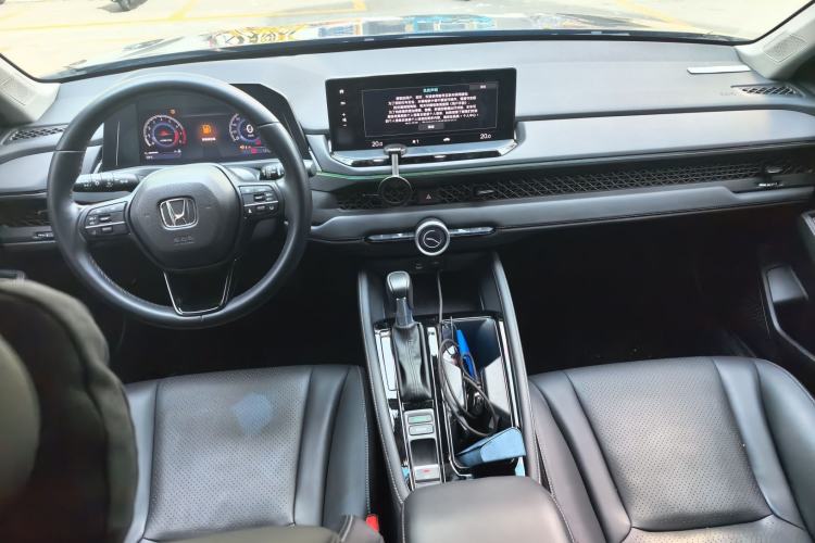 Used Honda Accord 2025 260TURBO Luxury Edition Center Console