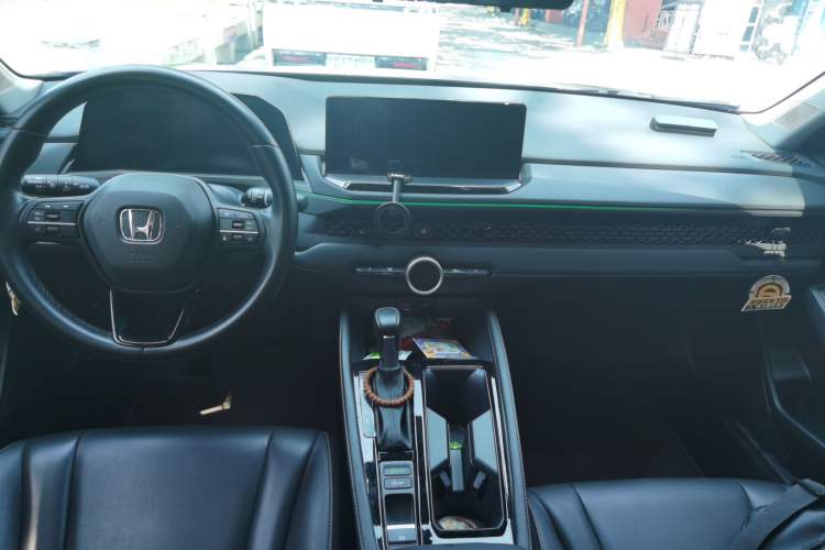 Used Honda Accord 2025 260TURBO Luxury Edition Center Console