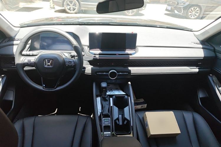 Used Honda Accord 2025 260TURBO Luxury Edition Center Console