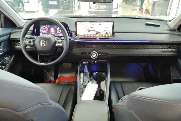 Used Honda Accord 2025 260TURBO Luxury Edition Center Console