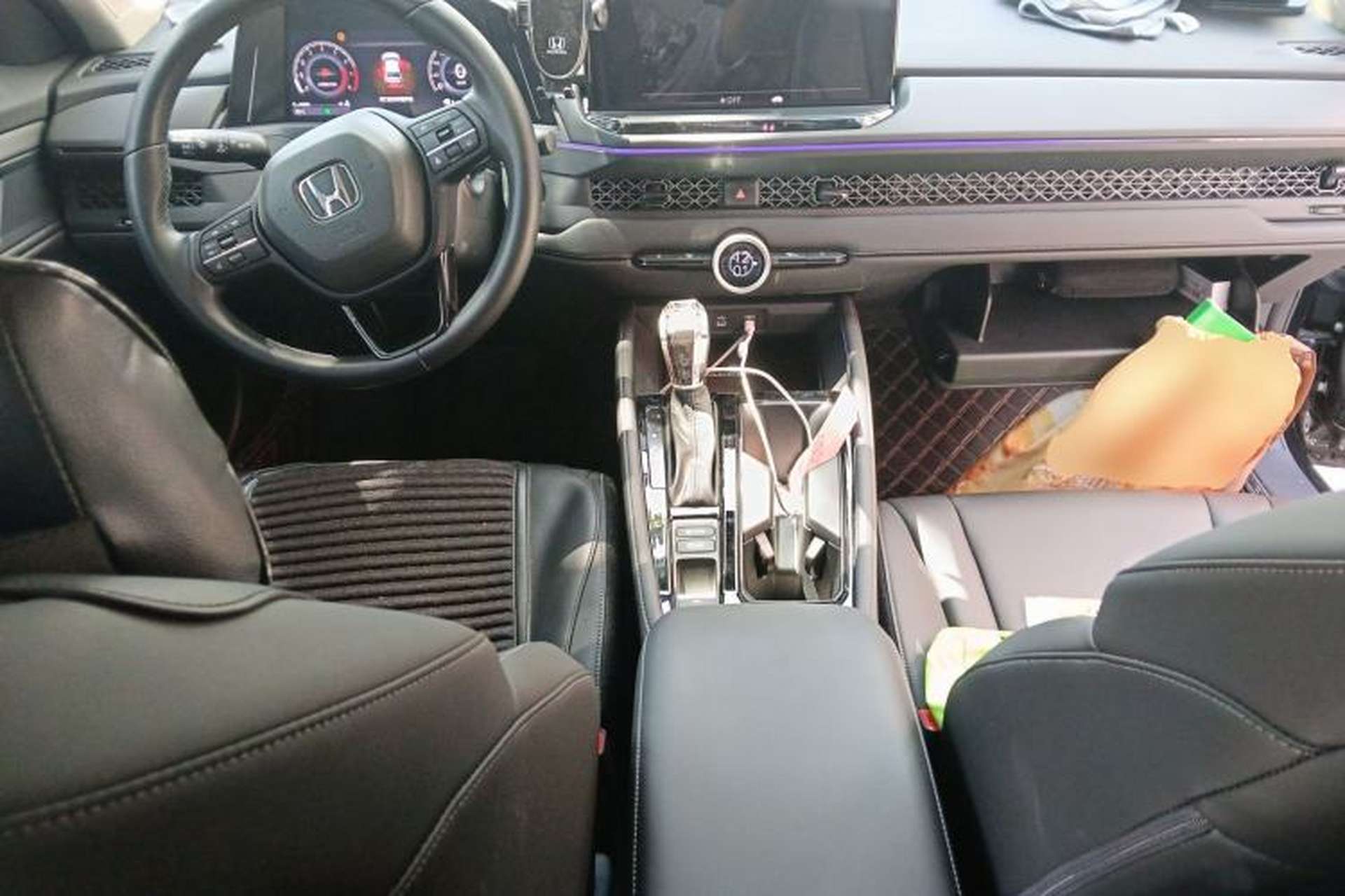 Used Honda Accord 2025 260TURBO Luxury Edition Center Console