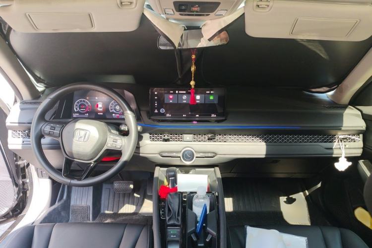 Used Honda Accord 2025 Sport Series 260TURBO Luxury Edition Center Console