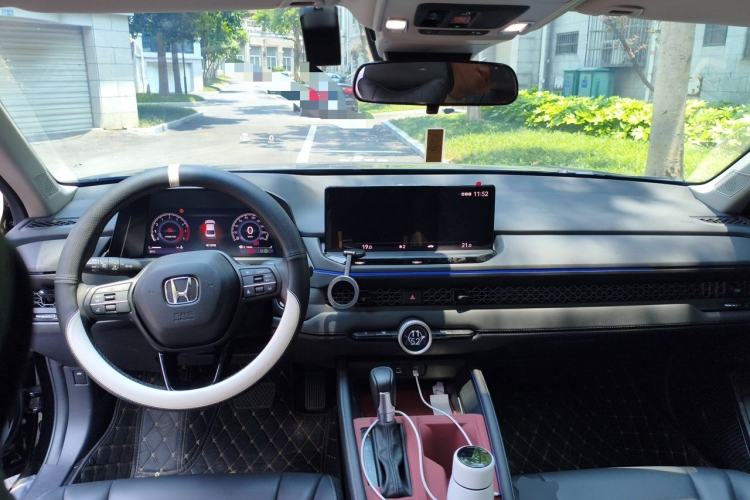 Used Honda Accord 2025 260TURBO Luxury Edition Center Console