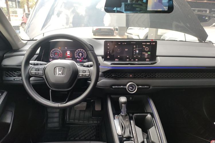 Used Honda Accord 2025 260TURBO Luxury Edition Center Console