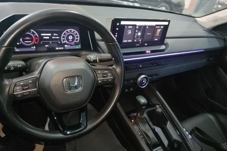 Used Honda Accord 2025 260TURBO Luxury Edition Center Console