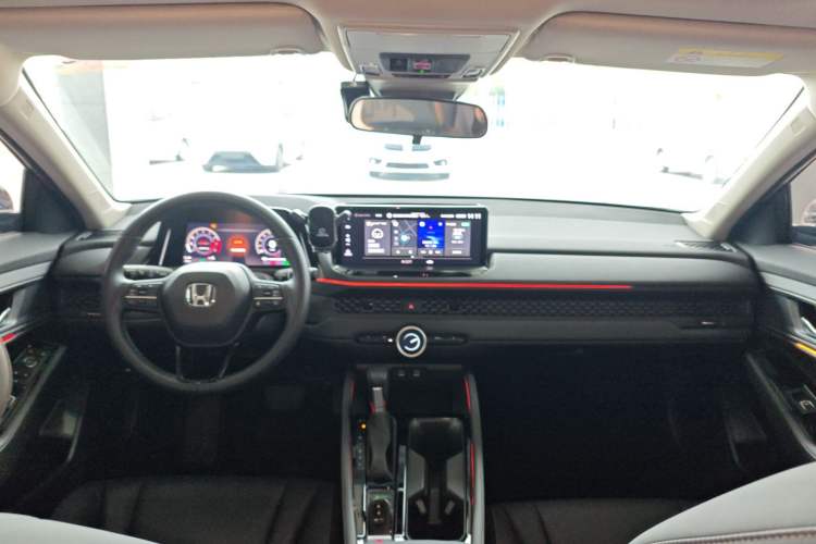 Used Honda Accord 2025 260TURBO Luxury Edition Center Console