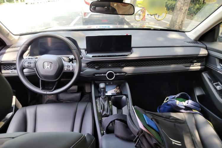 Used Honda Accord 2025 260TURBO Luxury Edition Center Console