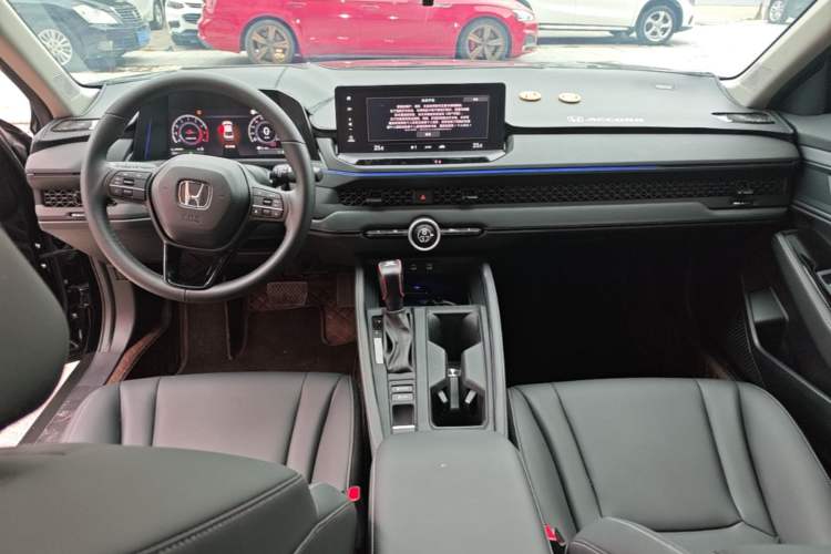 Used Honda Accord 2025 Sport Series 260TURBO Luxury Edition Center Console
