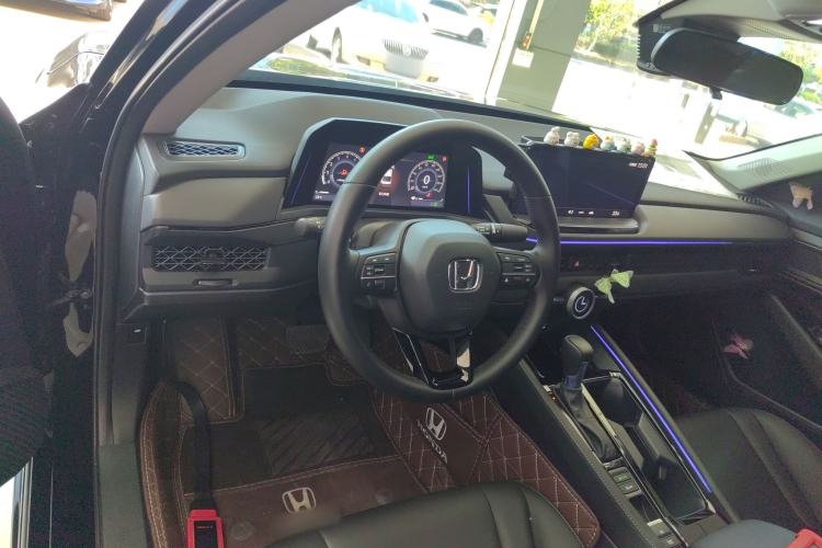 Used Honda Accord 2025 Sport Series 260TURBO Luxury Edition Center Console