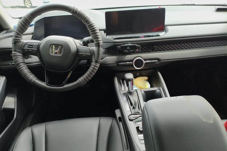 Used Honda Accord 2025 Sports Series 260TURBO Comfort Edition Center Console