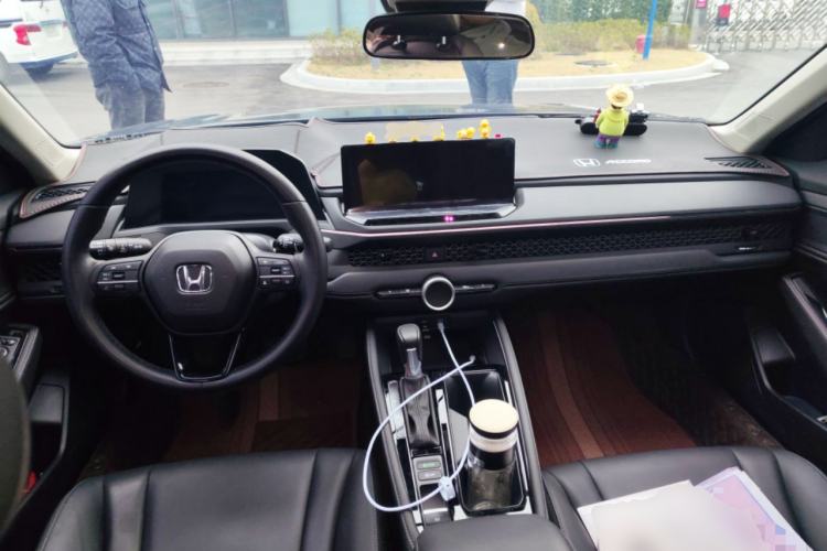 Used Honda Accord 2025 260TURBO Luxury Edition Center Console