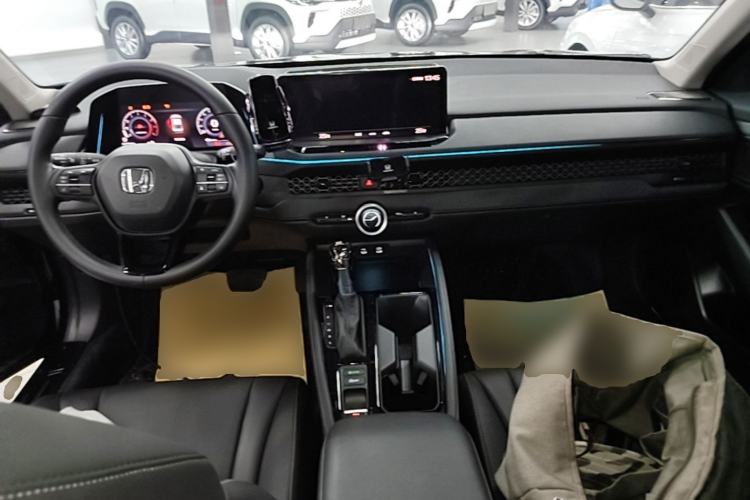 Used Honda Accord 2025 260TURBO Luxury Edition Center Console