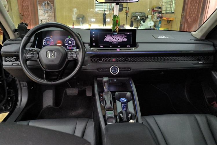 Used Honda Accord 2025 260TURBO Luxury Edition Center Console