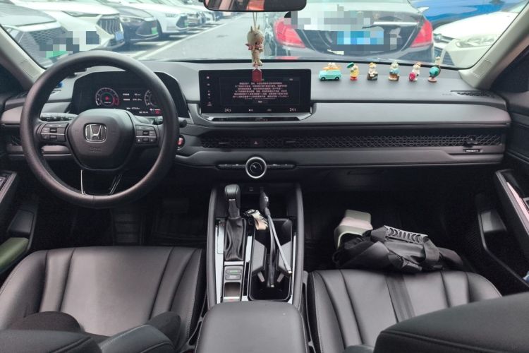 Used Honda Accord 2025 260TURBO Luxury Edition Center Console