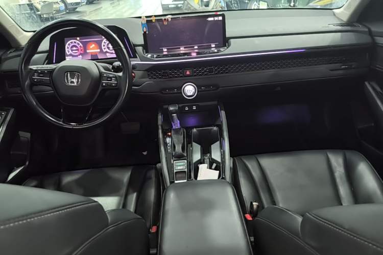 Used Honda Accord 2025 260TURBO Luxury Edition Center Console