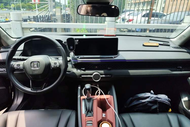 Used Honda Accord 2025 260TURBO Luxury Edition Center Console