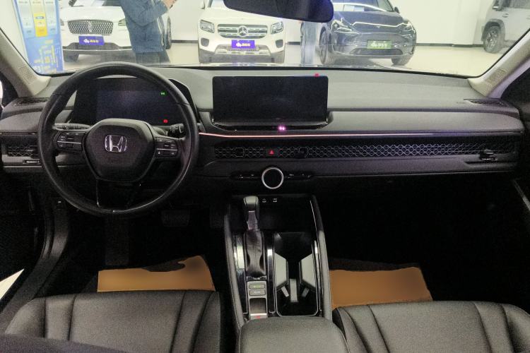 Used Honda Accord 2025 260TURBO Luxury Edition Center Console