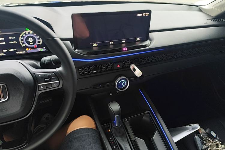 Used Honda Accord 2025 Sport Series 260TURBO Luxury Edition Center Console