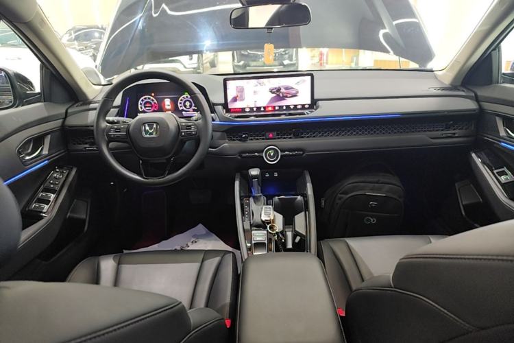 Used Honda Accord 2025 260TURBO Luxury Edition Center Console