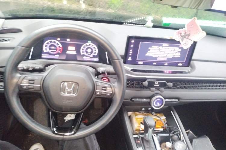 Used Honda Accord 2025 260TURBO Luxury Edition Center Console