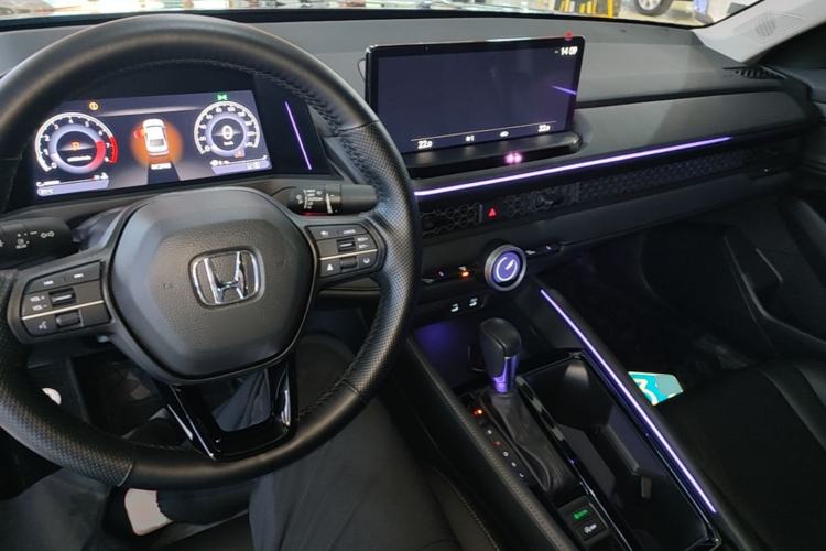 Used Honda Accord 2025 260TURBO Luxury Edition Center Console