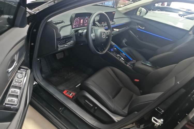 Used Honda Accord 2025 Sport Series 260TURBO Luxury Edition Driver Seat