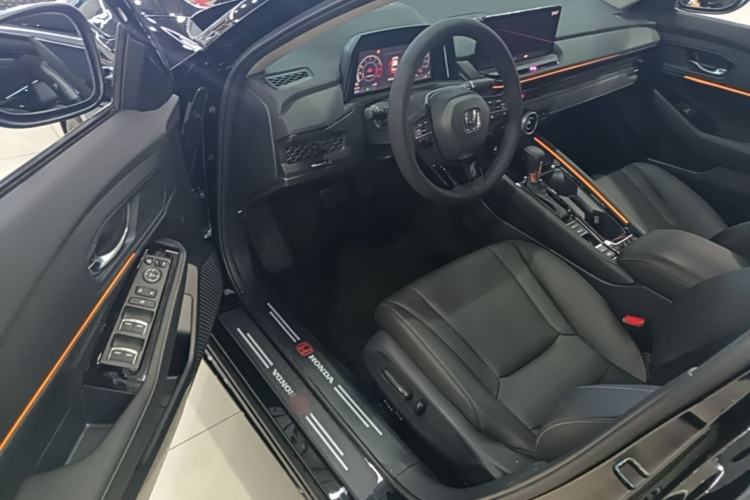 Used Honda Accord 2025 Sport Series 260TURBO Luxury Edition Driver Seat