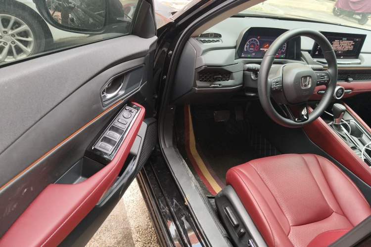 Used Honda Accord 2025 Sport Series 260TURBO Luxury Edition Driver Seat