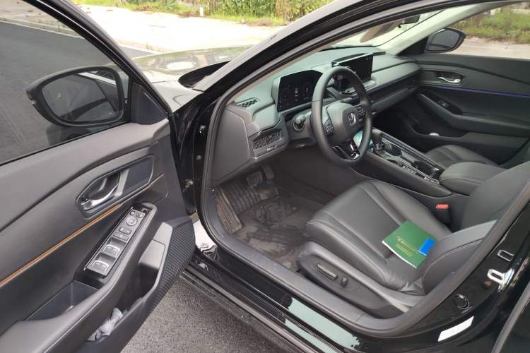 Used Honda Accord 2025 260TURBO Luxury Edition Driver Seat