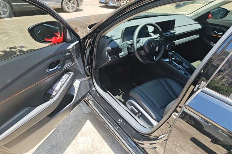 Used Honda Accord 2025 260TURBO Luxury Edition Driver Seat