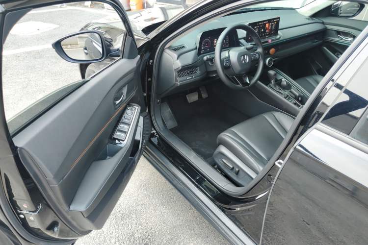 Used Honda Accord 2025 260TURBO Luxury Edition Driver Seat