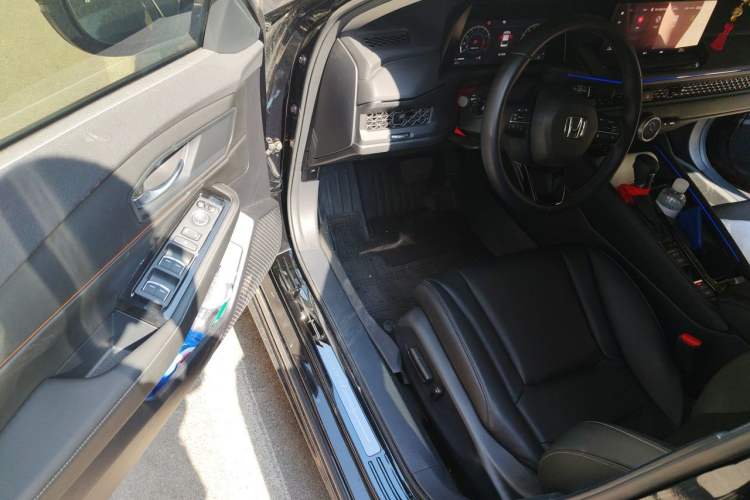 Used Honda Accord 2025 Sport Series 260TURBO Luxury Edition Driver Seat