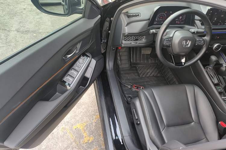 Used Honda Accord 2025 260TURBO Luxury Edition Driver Seat