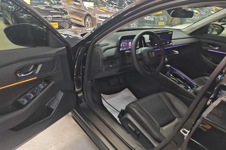 Used Honda Accord 2025 260TURBO Luxury Edition Driver Seat