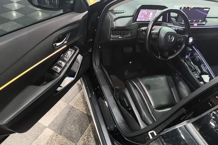 Used Honda Accord 2025 260TURBO Luxury Edition Driver Seat