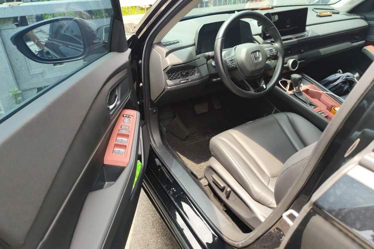 Used Honda Accord 2025 260TURBO Luxury Edition Driver Seat