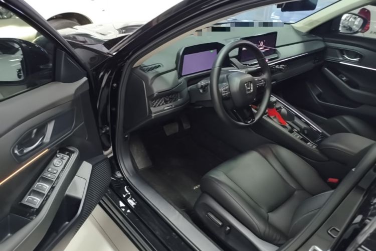 Used Honda Accord 2025 Sport Series 260TURBO Luxury Edition Driver Seat