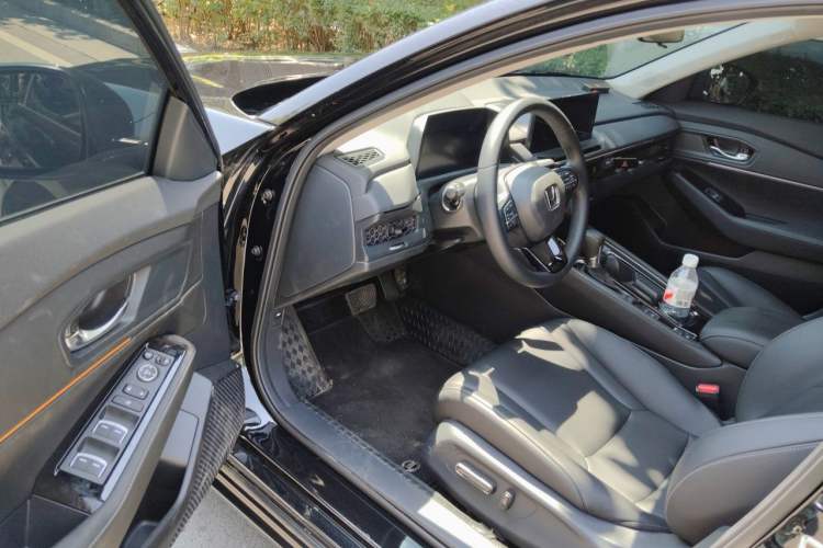 Used Honda Accord 2025 260TURBO Luxury Edition Driver Seat
