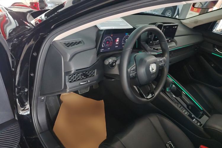 Used Honda Accord 2025 Sport Series 260TURBO Luxury Edition Driver Seat