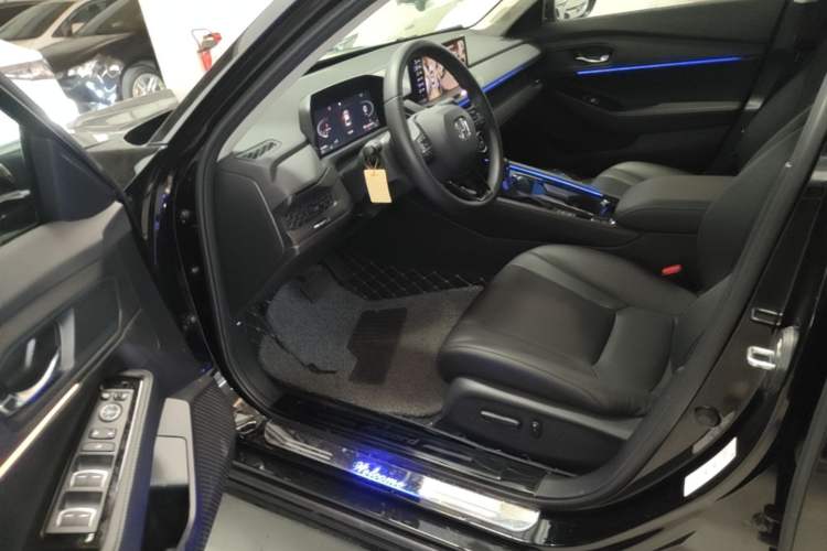 Used Honda Accord 2025 260TURBO Luxury Edition Driver Seat