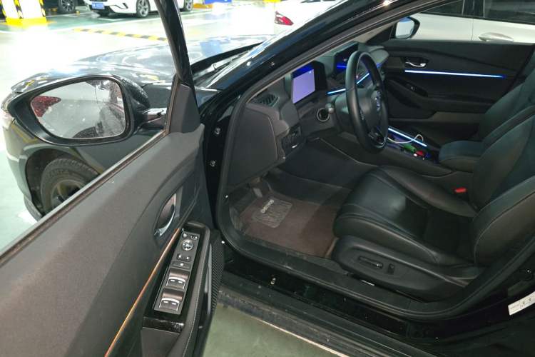 Used Honda Accord 2025 260TURBO Luxury Edition Driver Seat