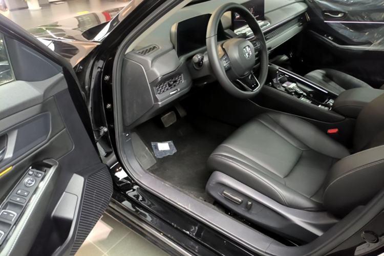 Used Honda Accord 2025 Sport Series 260TURBO Luxury Edition Driver Seat
